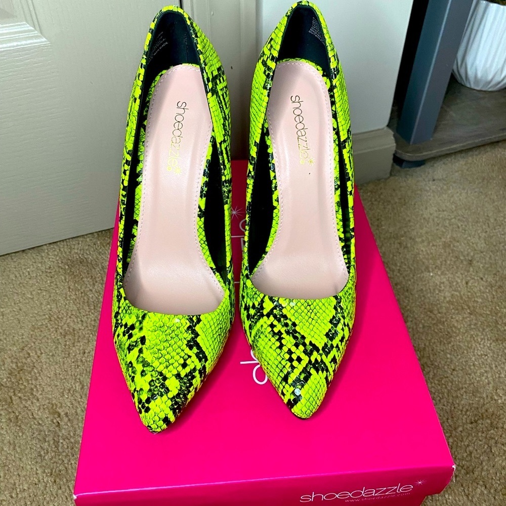 Python Print Chartreuse Pumps